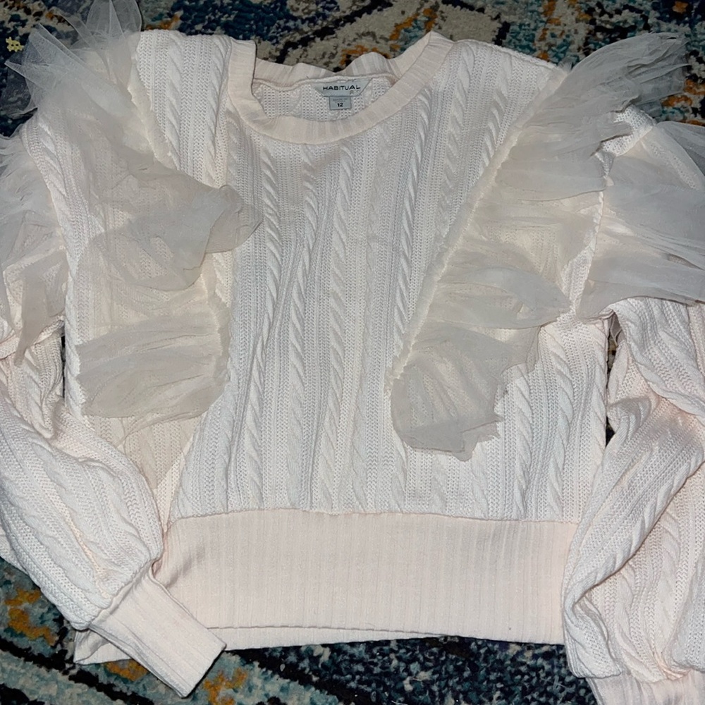 Ivory cable knit scoop neck sweater with dramatic tulle accents. 12 VGUC
